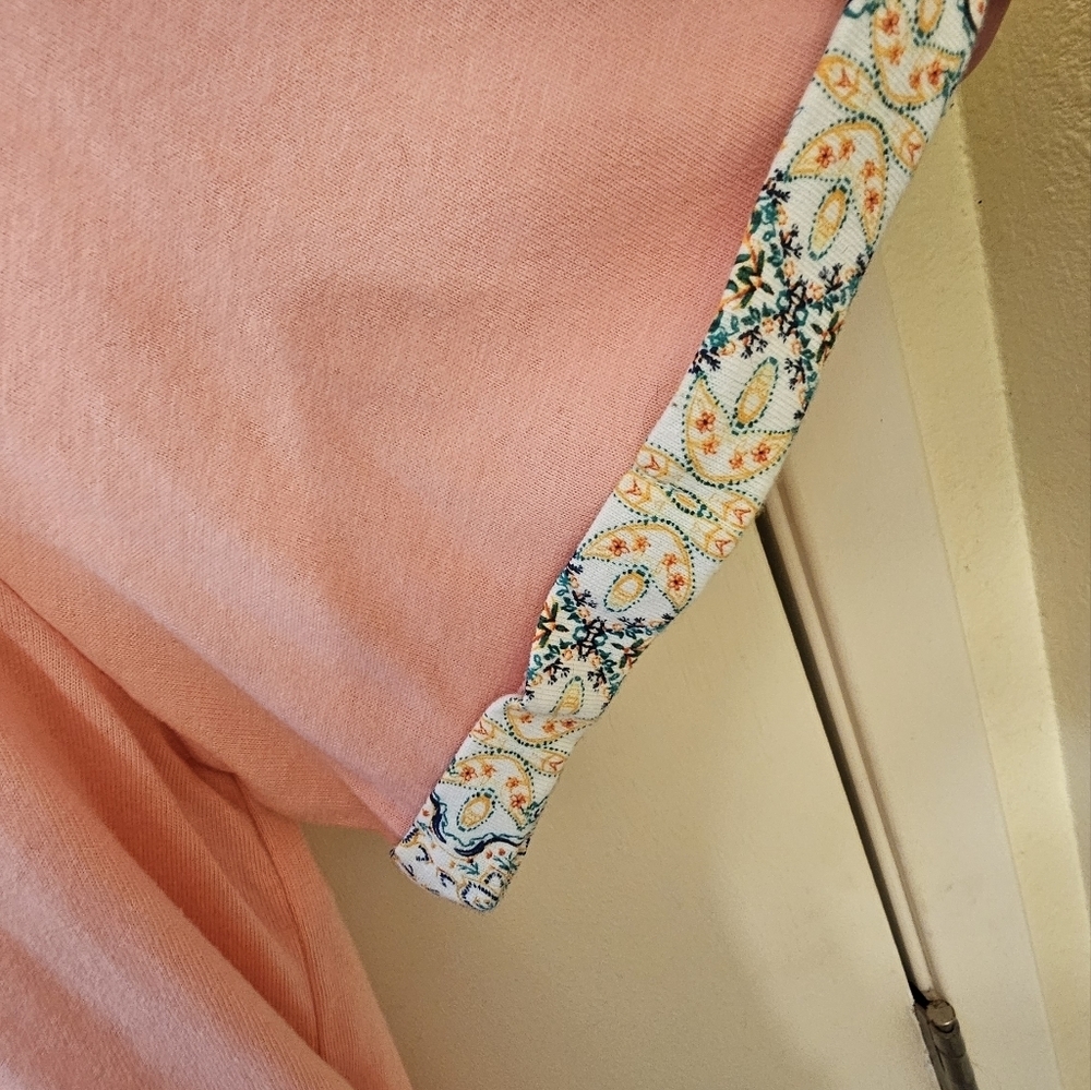 Forever 21 Tee Size M - Picture 4 of 4